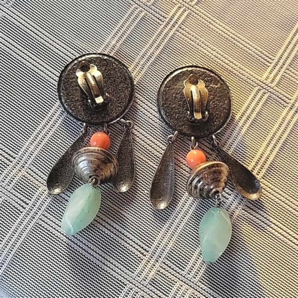 Vintage Mixed Materials Clip-on Earrings - Picture 3 of 4